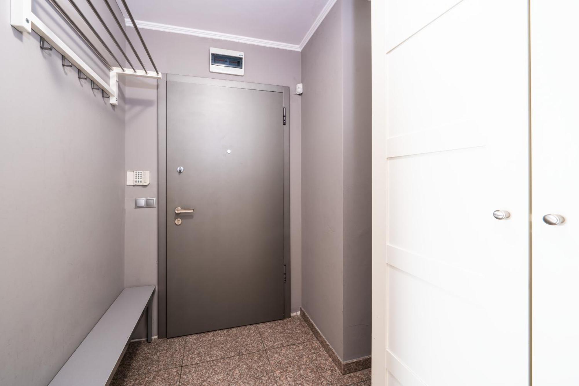 Слънчев Апартамент С Балкон До Болница Света София Exterior photo